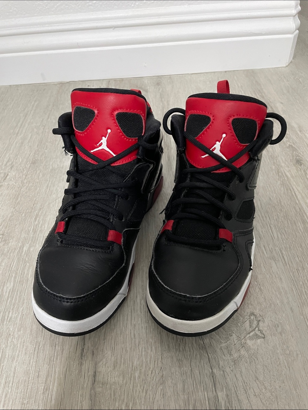 Jordan Kids High-Top Sneakers in Black and Red